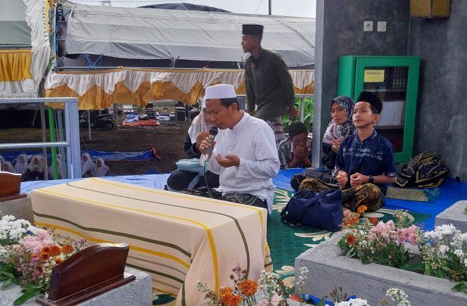 
 Rihlah Rohani, Perkuat Spirit Santri melalui Ziarah dan Rekreasi