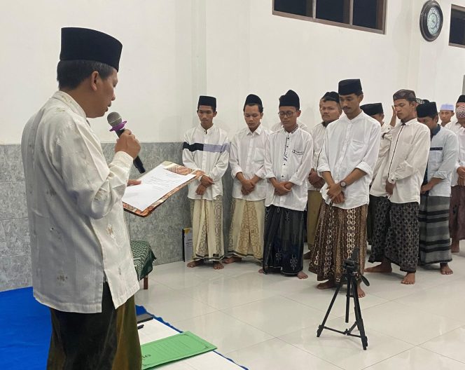 
 Estafet Kepemimpinan: Pengasuh Lantik Pengurus Baru Periode 2025-2026