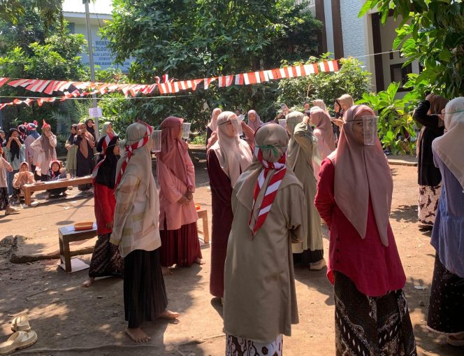 
 Antusias Santri Mansajul Ulum Ikuti Lomba Agustusan Meriahkan HUT RI ke-80
