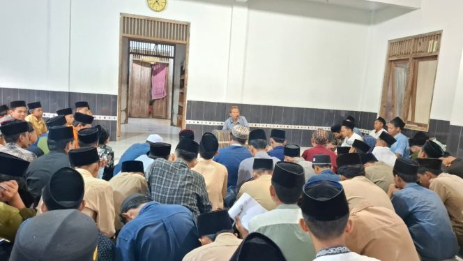 Pengarahan Cawu II: Ta’alluq dengan Guru Kunci Sukses Menuntut Ilmu