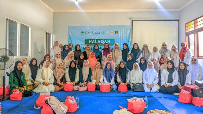 
 Santri Putri Mansajul Ulum jadi Pemateri Halaqah Media Pondok Pesantren dalam Sambang Pesantren RMI PWNU Jateng