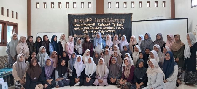 
 Tingkatkan Kesehatan Mental, Mansajul Ulum Putri Datangkan Alumni Psikologi UNNES