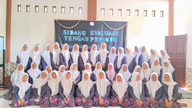 
 Kritisi Soal Anggaran, Santri Putri Antusias Kawal Transparansi Sidang Evaluasi Pengurus