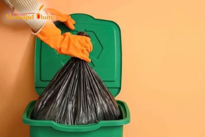 
 Santri Tingkatkan Kebersihan untuk Kemajuan Bangsa
